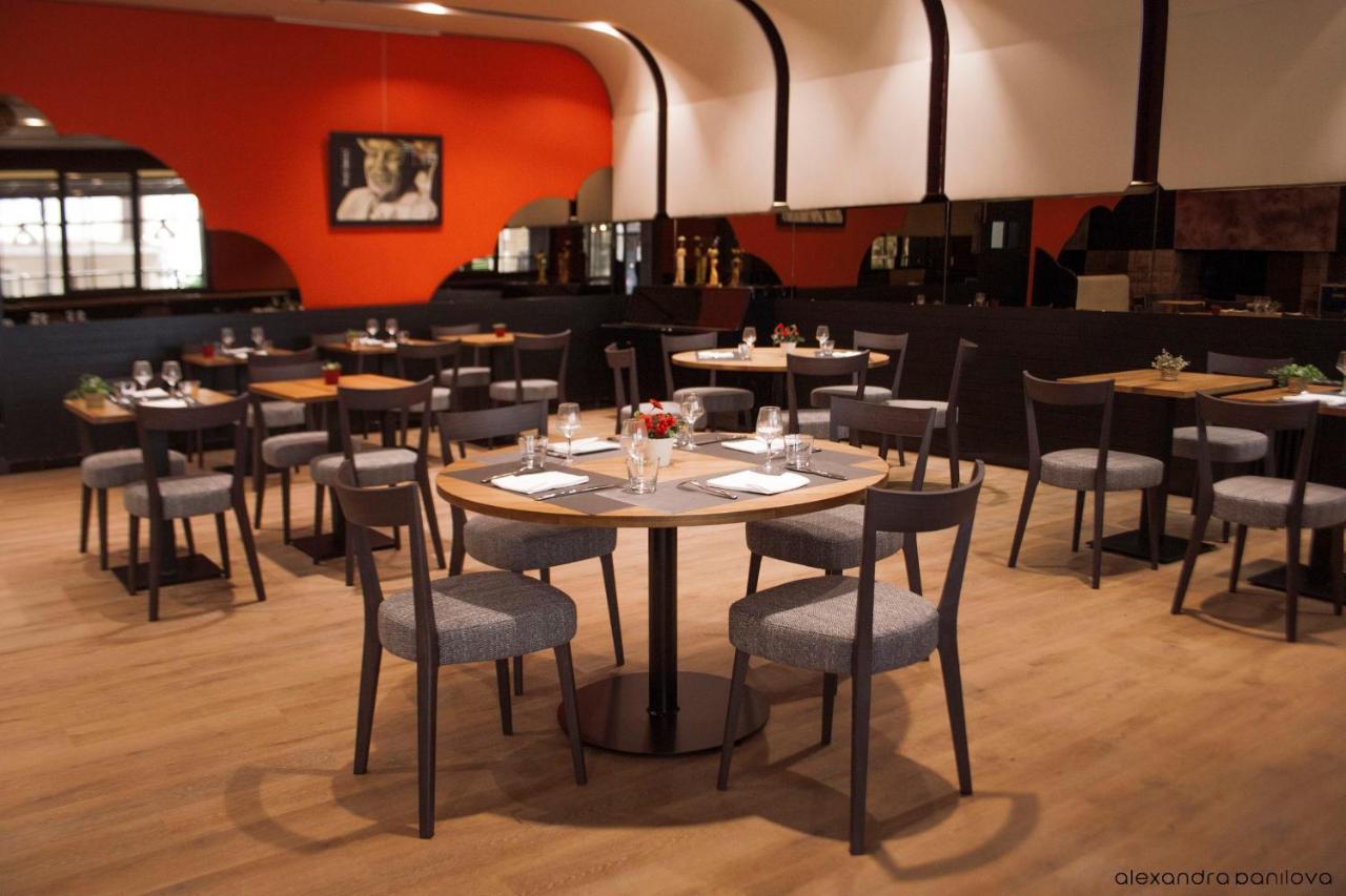 Saint-Geniez-dʼOlt Logis Hotel Restaurant De France מראה חיצוני תמונה