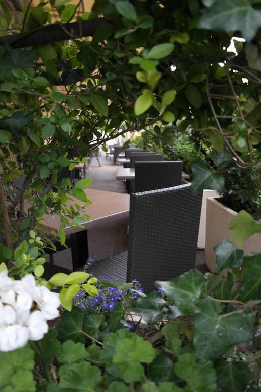 Saint-Geniez-dʼOlt Logis Hotel Restaurant De France מראה חיצוני תמונה