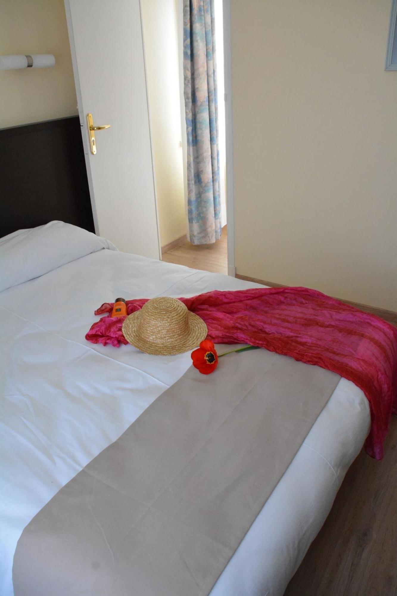 Saint-Geniez-dʼOlt Logis Hotel Restaurant De France חדר תמונה