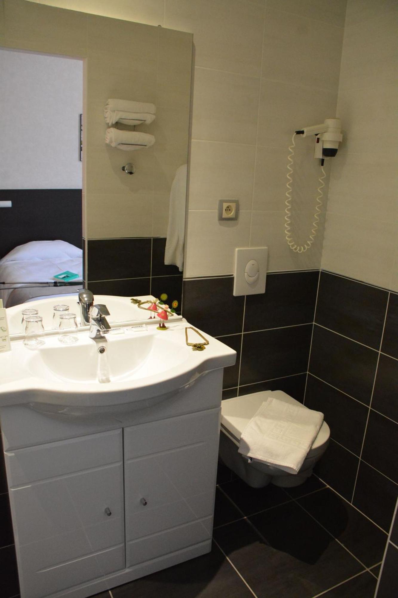 Saint-Geniez-dʼOlt Logis Hotel Restaurant De France חדר תמונה
