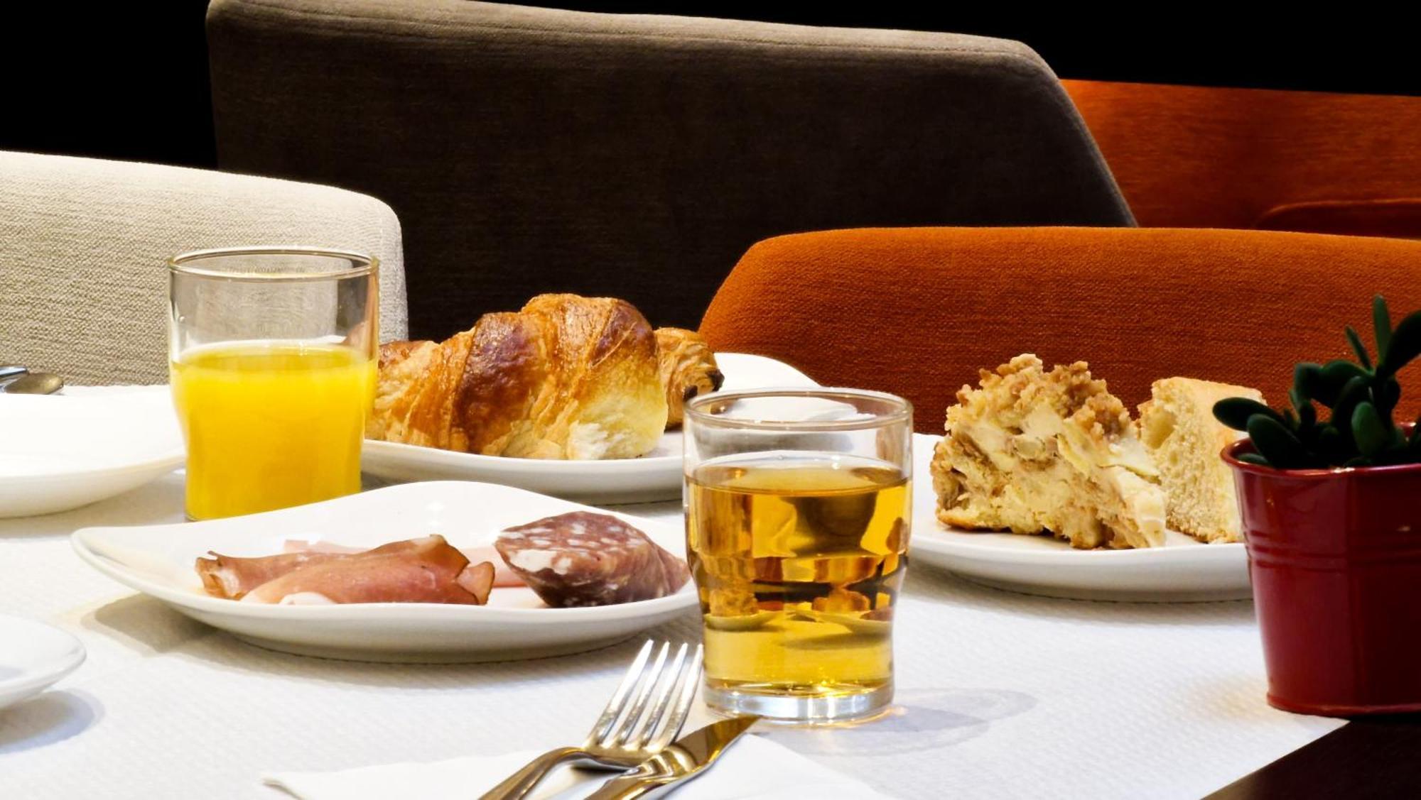 Saint-Geniez-dʼOlt Logis Hotel Restaurant De France מראה חיצוני תמונה