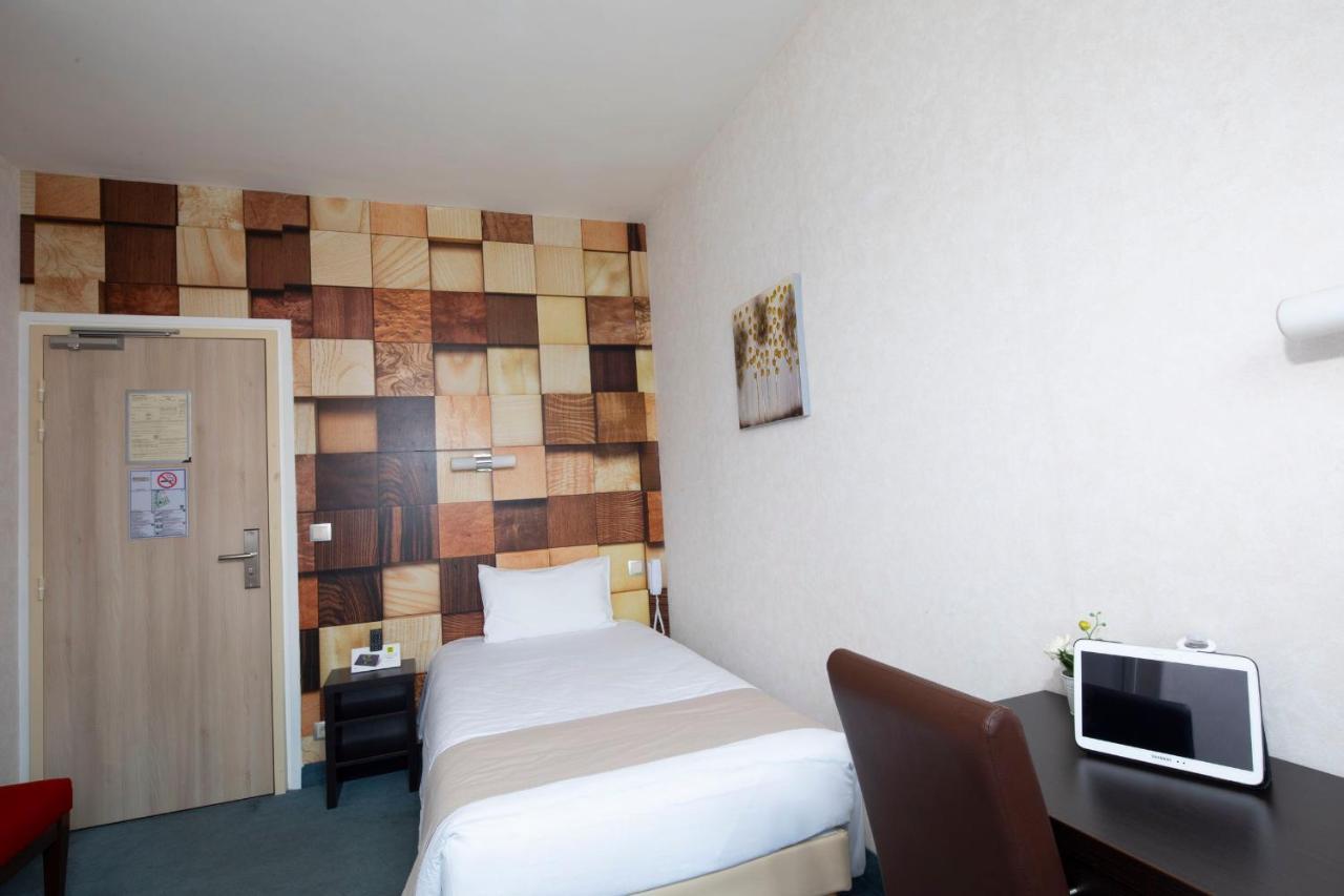 Saint-Geniez-dʼOlt Logis Hotel Restaurant De France מראה חיצוני תמונה