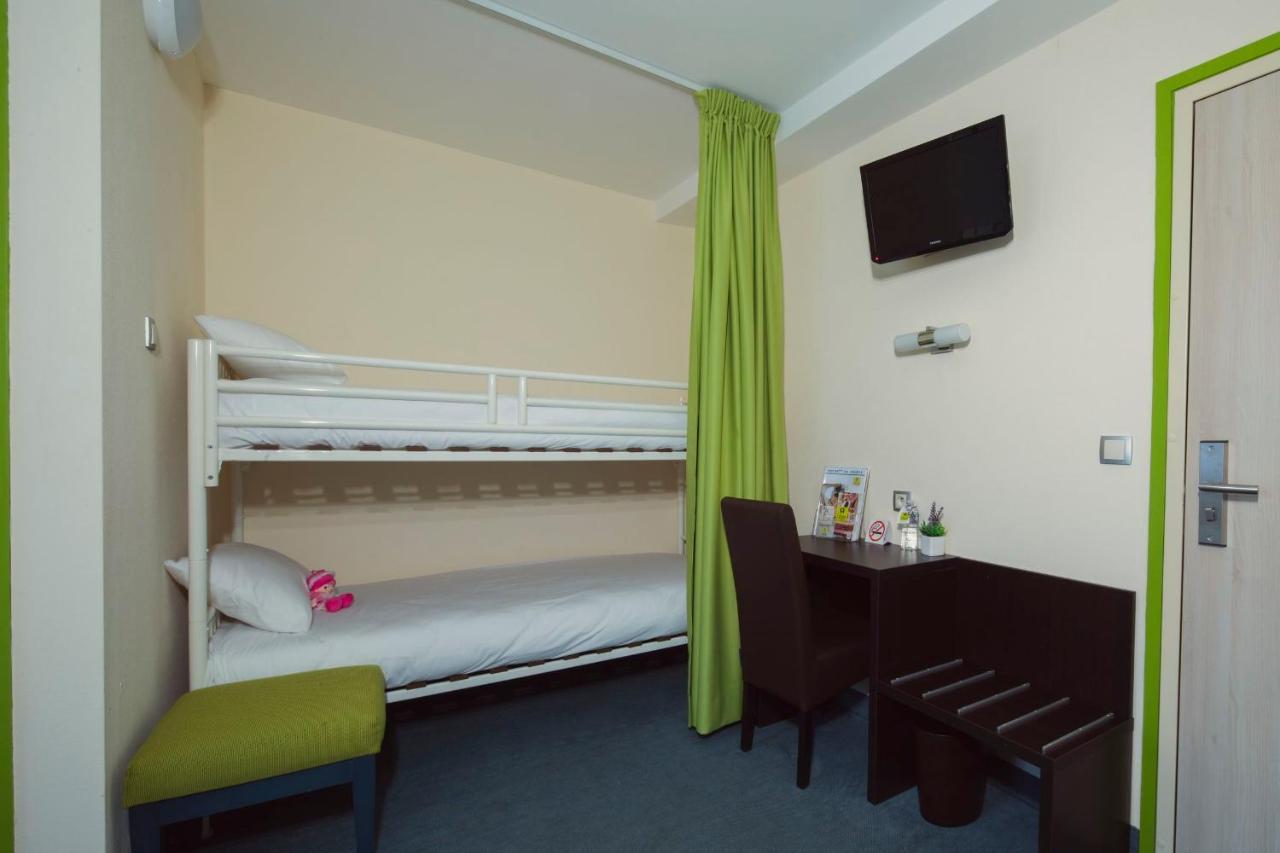 Saint-Geniez-dʼOlt Logis Hotel Restaurant De France מראה חיצוני תמונה